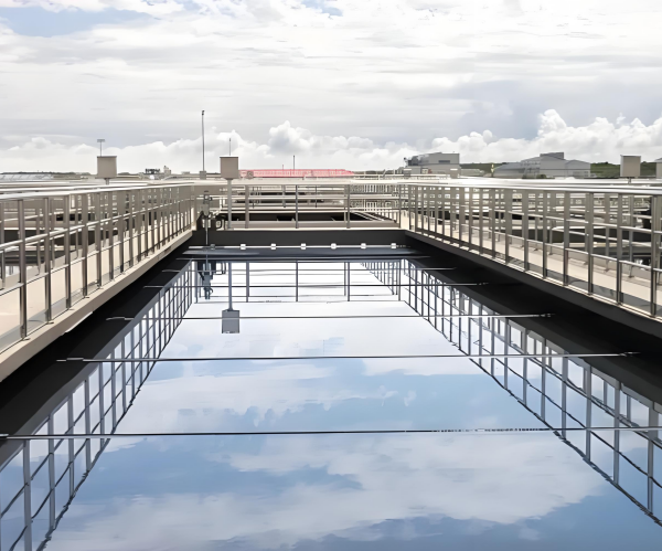 威远化工园污水池护栏